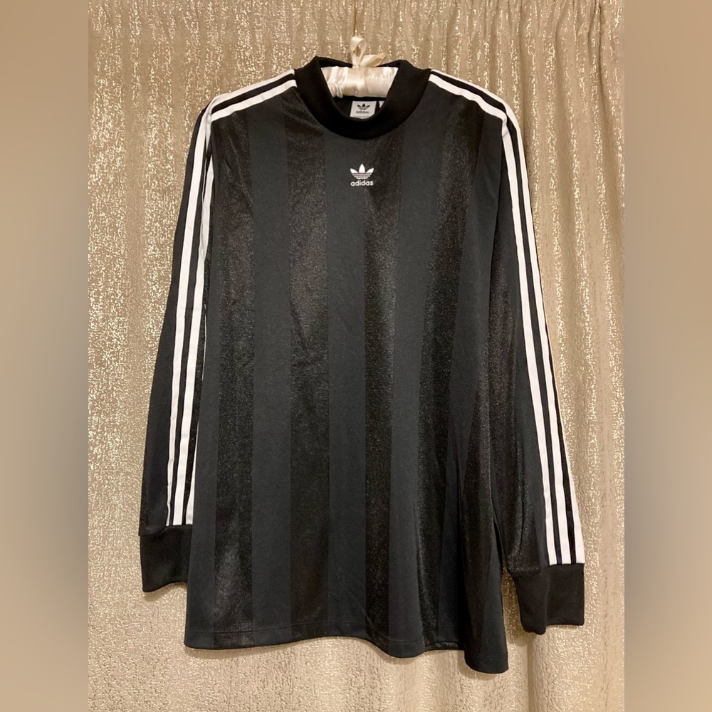 TWO adidas chic jacquard stripe tops - Picture 2 of 8